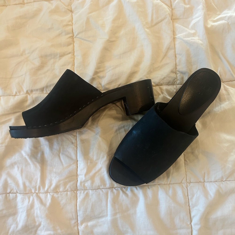 Bryr Black Leather Open-Toe Clog Mules